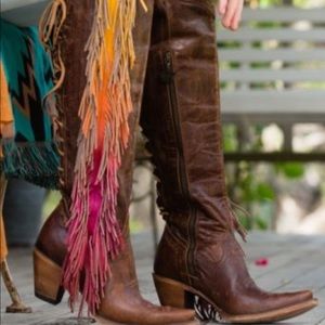 In search of☺️! Looking for these boots in a 7.5,8,8.5.